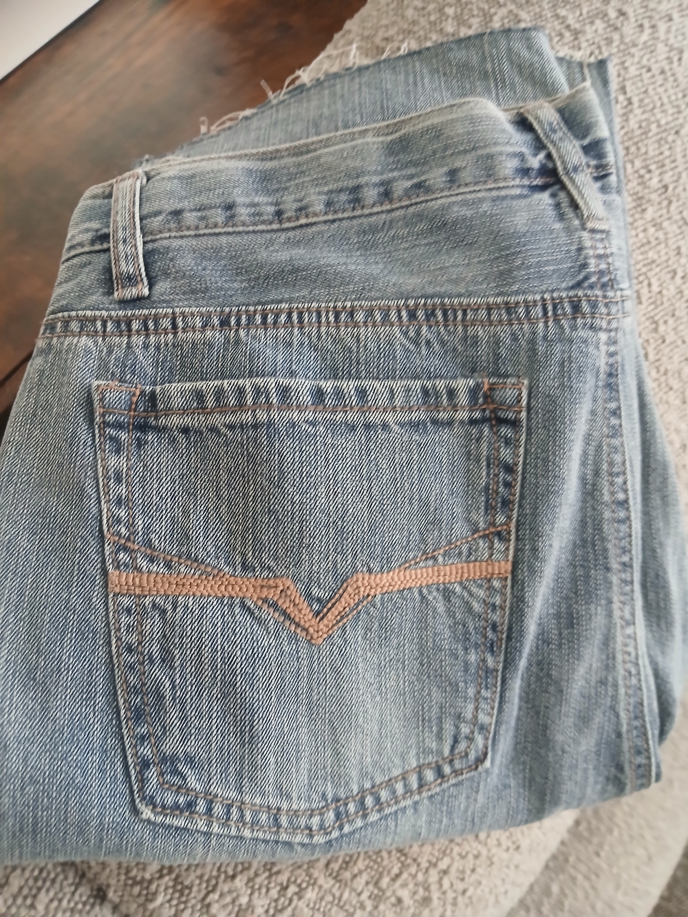 GUESS Men’s Distressed Light Blue Slim Straight Jeans - Picture 3 of 9